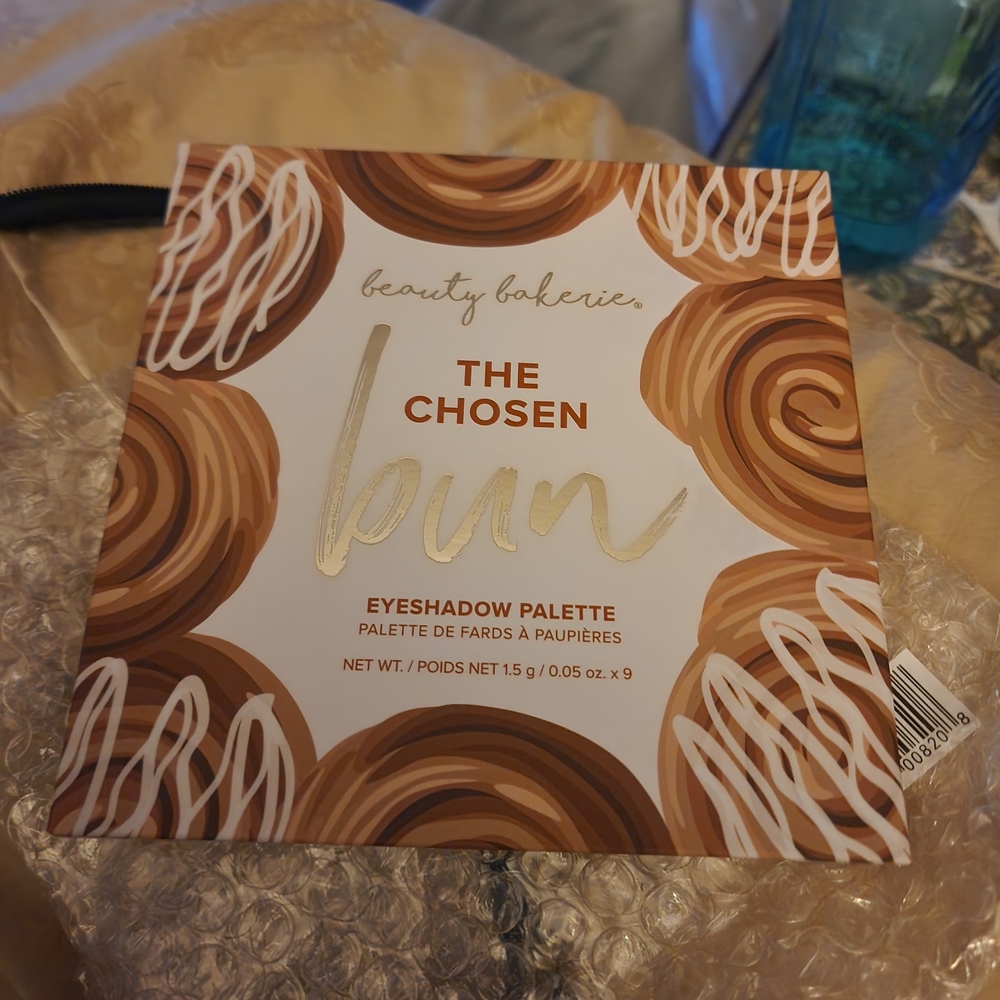 Beauty Bakerie The Chosen Bun Eyeshadow Palette